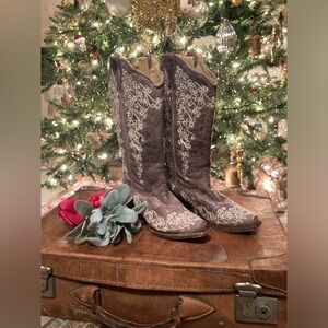 Corral Women's Wedding Big Floral Embroidered Snip-Toe Boots, A1094-W Size 5.5W